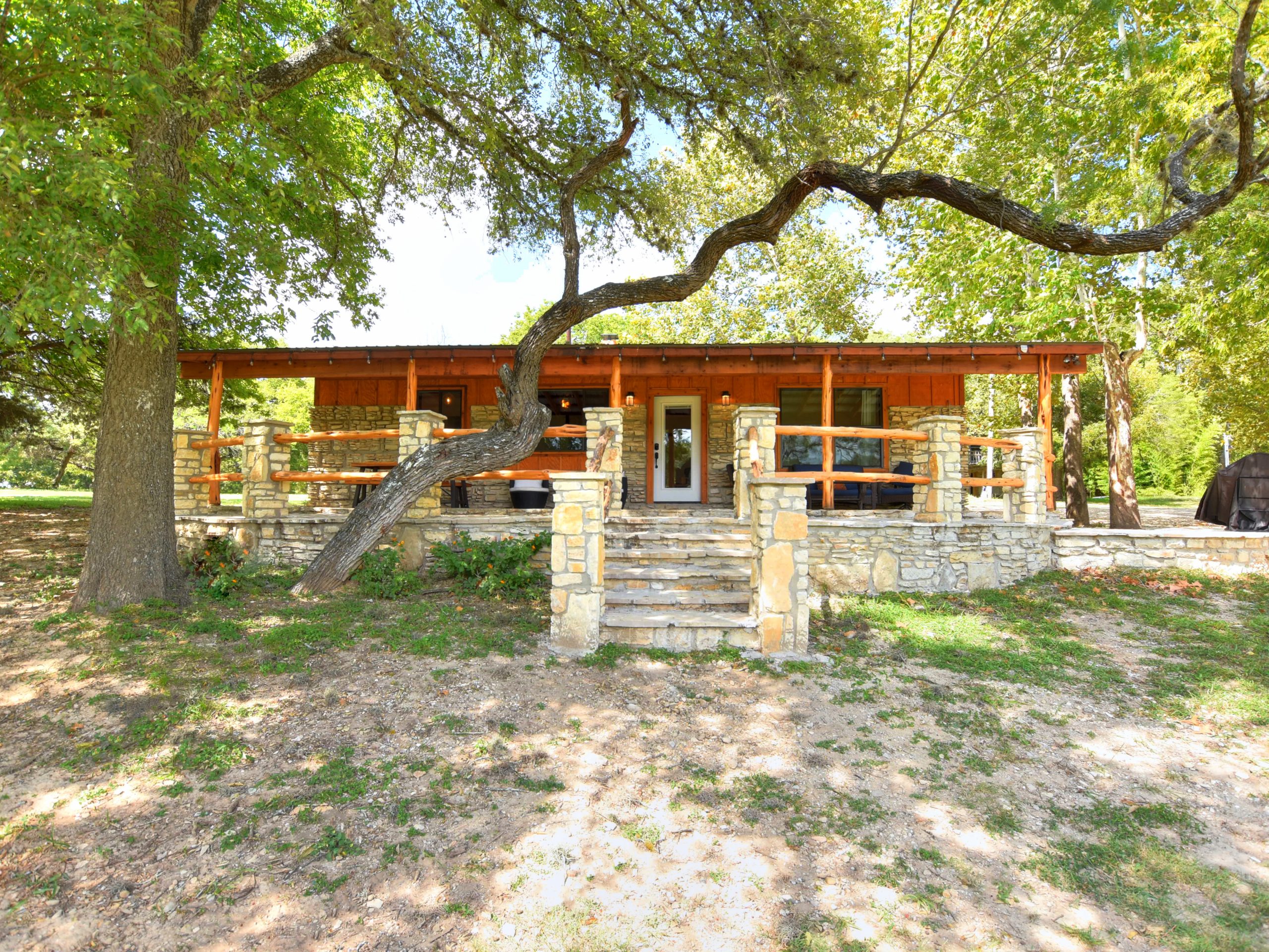 Texas Hill Country Boutique Hotel resort lodging and accommodations near Dripping Springs