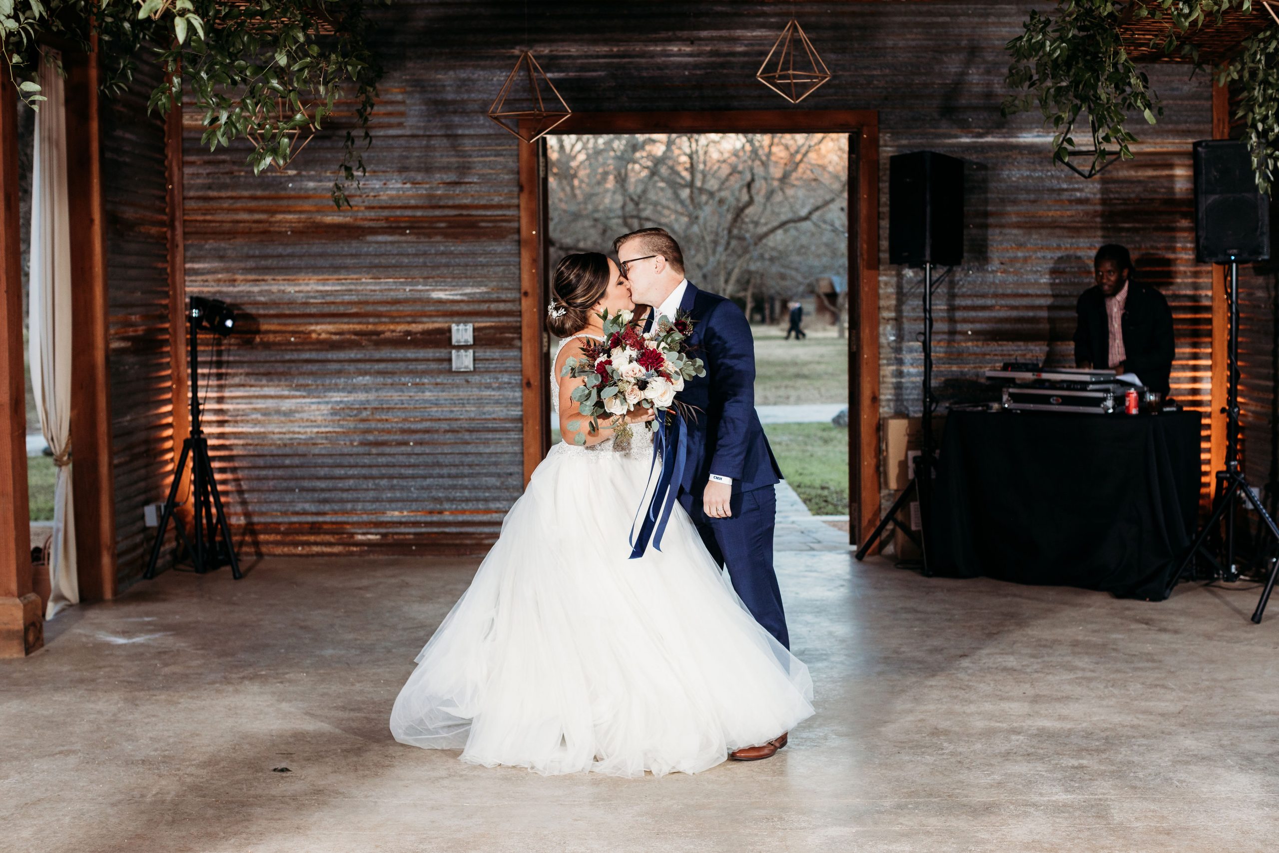 https://thewaterspoint.com/wp-content/uploads/sites/12125/2020/05/Hayes_Wedding_Reception-34-scaled.jpg