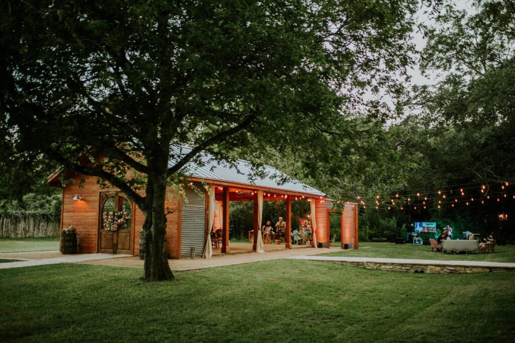 Boutique Hotels near Dripping Springs in Wimberley Texas featuring resort amenities & waterfront views. 