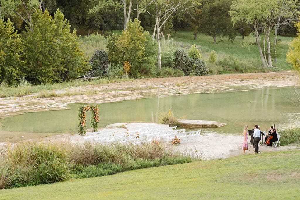 Wedding venue near Dripping Springs with outdoor wedding ceremony and indoor receptions